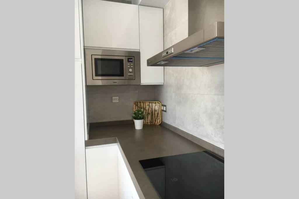 Apartamento A Estrenar En Un Lugar Emblematico 科尼尔-德拉弗龙特拉 外观 照片